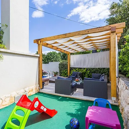 Demer Villa
